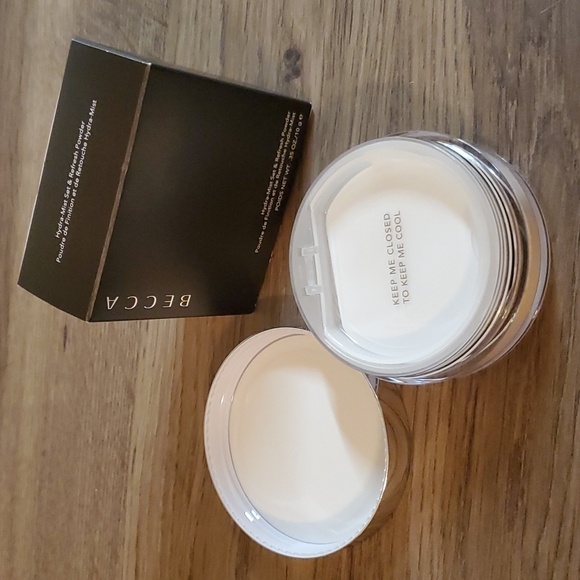 Becca Hydra-Mist Set & Refresh Powder - Picture 2 of 6